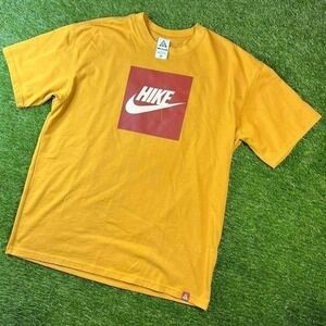 Nike ACG DR7755-727 Hike Box Logo T Shirt Gold Mens Medium Loose Fit